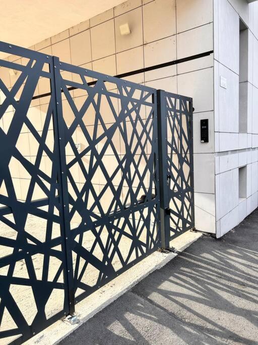 Industrial Style Apartment Bucharest Luaran gambar